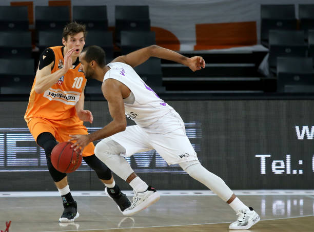 不屈的精神 不屈的精神